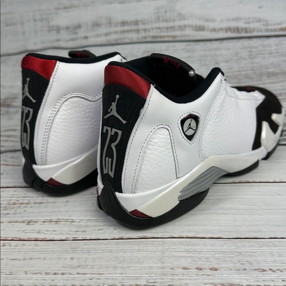 Jordan Boy’s AIR JORDAN XIV BLACK TOE - Picture 5 of 9